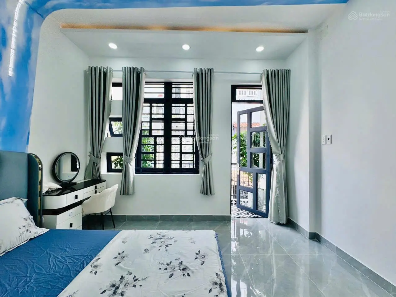 Chính chủ kẹt tiền bán nhà GIÁ 3TỶ550 Đ.Trần Não, Q.2. DT 60m2. HĐ thuê 16tr/tháng. Nhà 1T2L. SHR