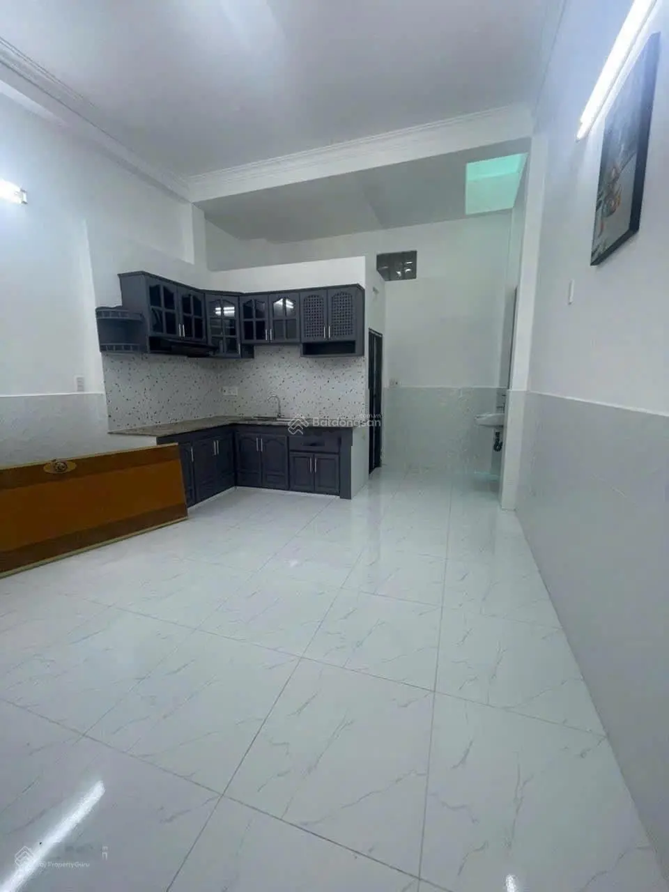 Nhà bán hẻm 27 đường Bùi Tư Toàn, An Lạc, Quận Bình Tân, Khu vực nhiều tiện ích xung quanh