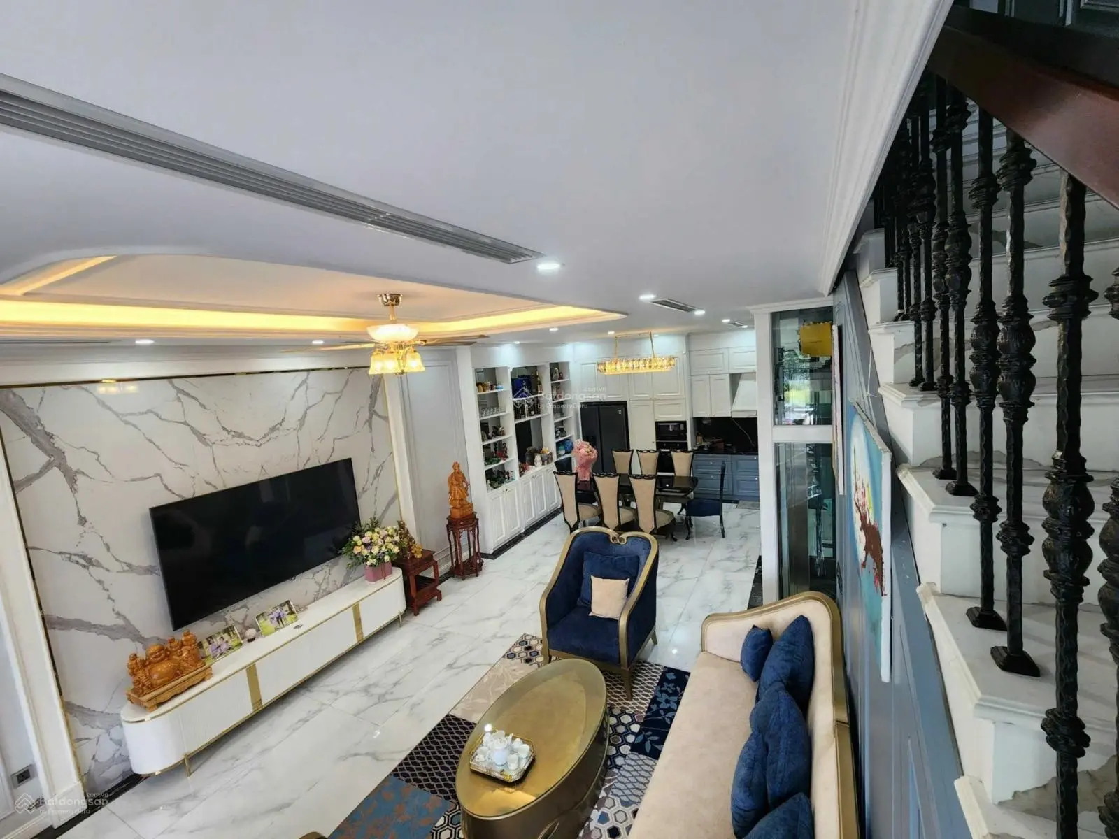 Bán căn liền kề Ngọc Trai view công viên hoàn thiện có thang máy sẵn sổ LH 0934 663 ***