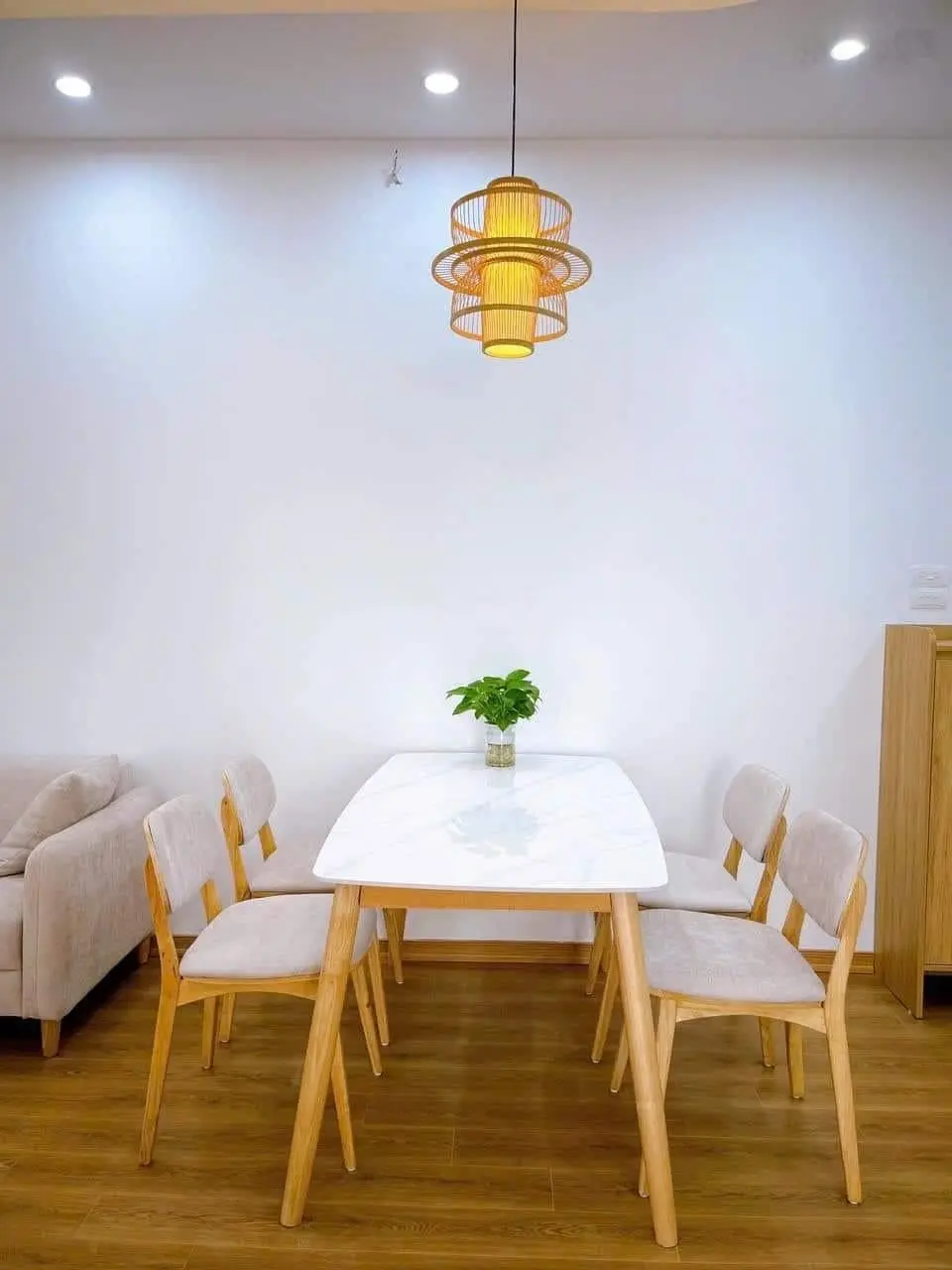 Cực hiếm chỉ 6.7 tỷ có nhà Văn Quán 32m2, 5 tầng, hai mặt tiền đều ô tô vào nhà, tặng full nội thất