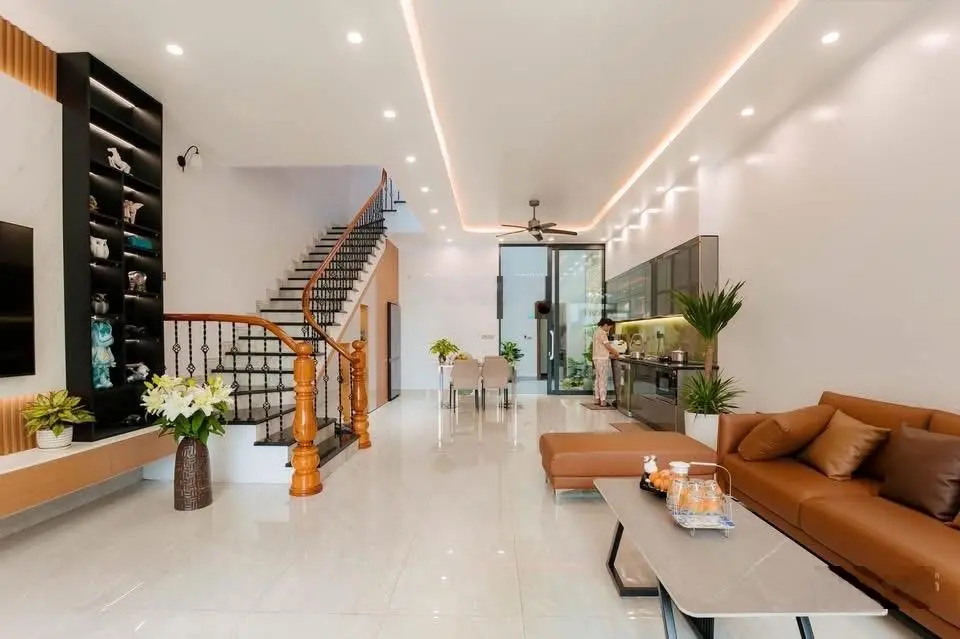 **Bán nhà mặt tiền Lạc Long Quân, phường 10, Tân Bình; 4*19 - 15,7 tỷ