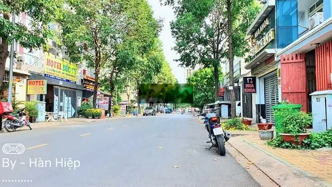 Bán nhà mặt tiền đường D2 Man Thiện, TNPA, Quận 9: DT 5x22m.11 tỷ 700