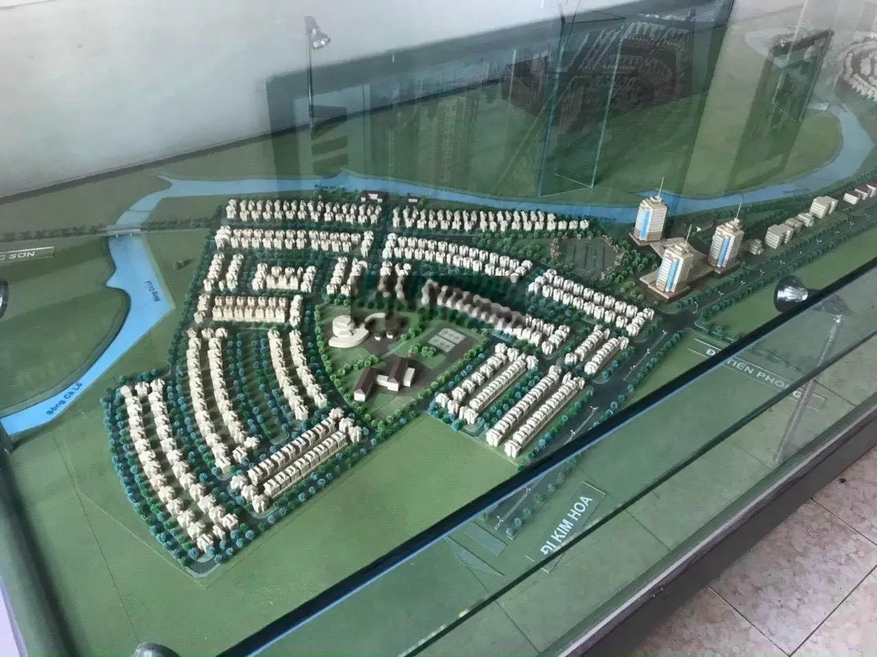 Cần bán lô đất mặt đường 35 KĐT Chi Đông, giá chỉ 3x tr/m2