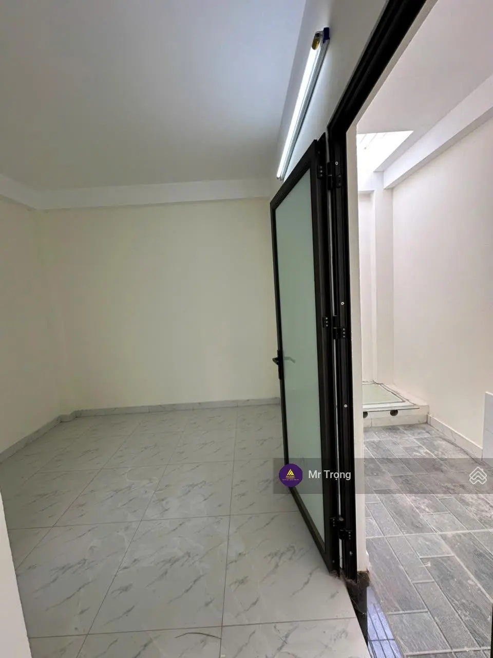 Nhà 3.25 tỷ xây 3 tầng (53m2 - 3PN) ngay đường đông la - đại thành 0969419928