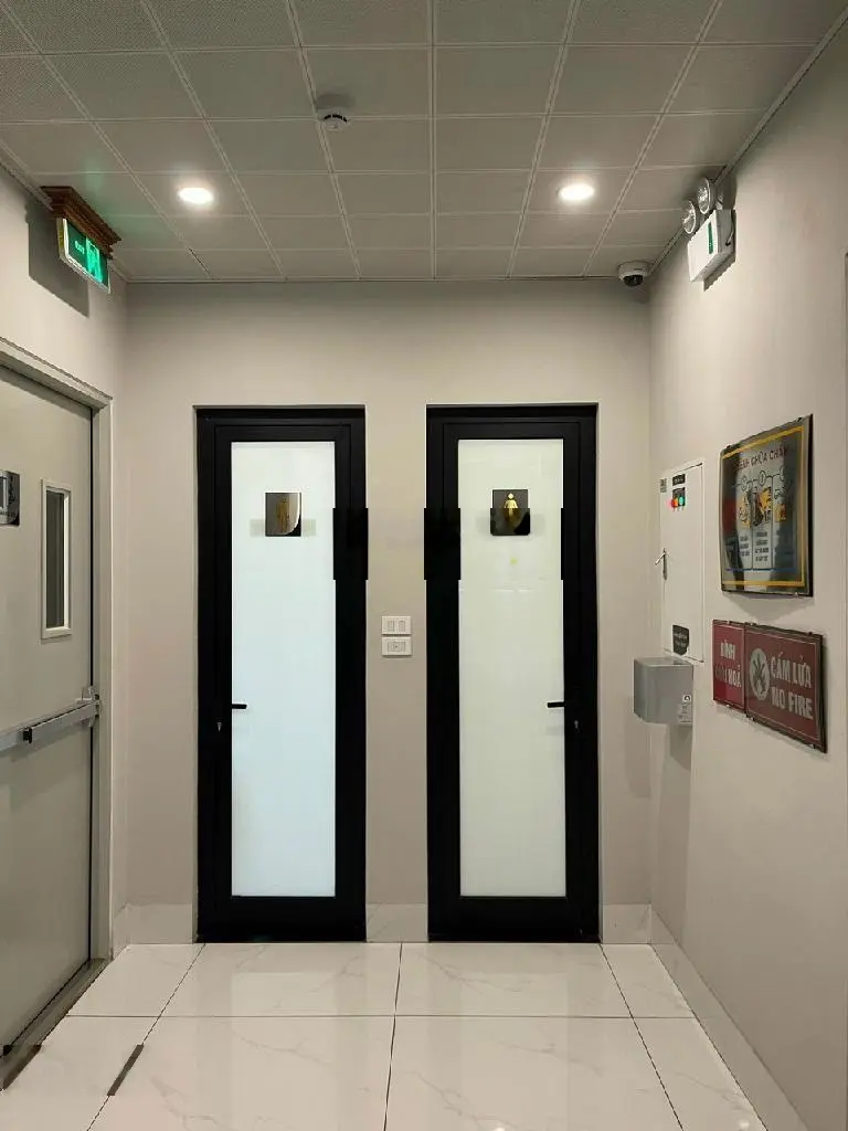 Building 200m 10 tầng mặt phố nguyễn văn cừ, long biên