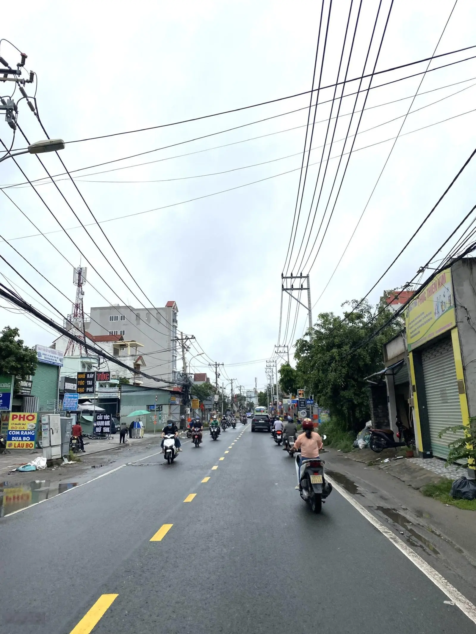 Bán nhà 2 tầng x 58m2, gần vòng xoay Nguyễn Duy Trinh, Phú Hữu, Q9, HXH thông, chỉ 3.9 tỷ