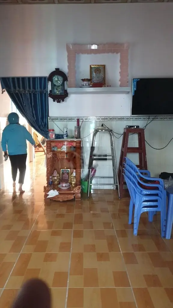 Nhà 75m2 đất, ngay Tòa Án Cần Giuộc. Giá 1.28 tỷ. Ngang 5 dài 15 thổ