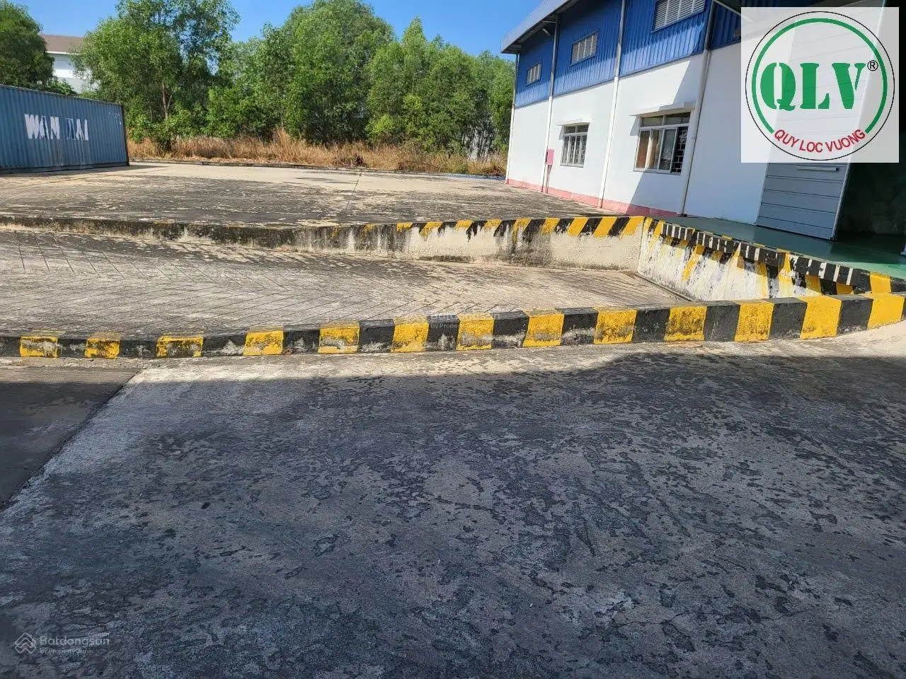 Bán nhà xưởng KV 30.000 m2, xưởng 3.000 m2 trong KCN Long Đức, Trà Vinh. Giá bán 40 tỷ