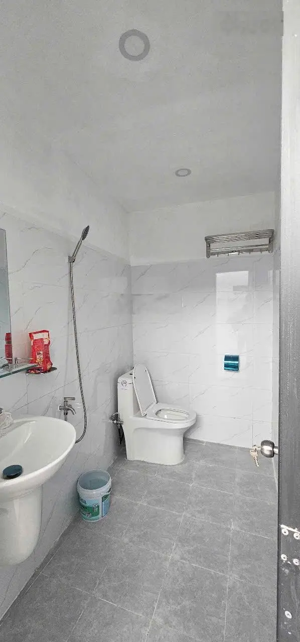 Chủ bán gấp nhà gần Hoàng Diệu 2, Vincom Linh Chiểu, Thủ Đức, 4,3 tỷ, 68m2, 2PN, 2WC