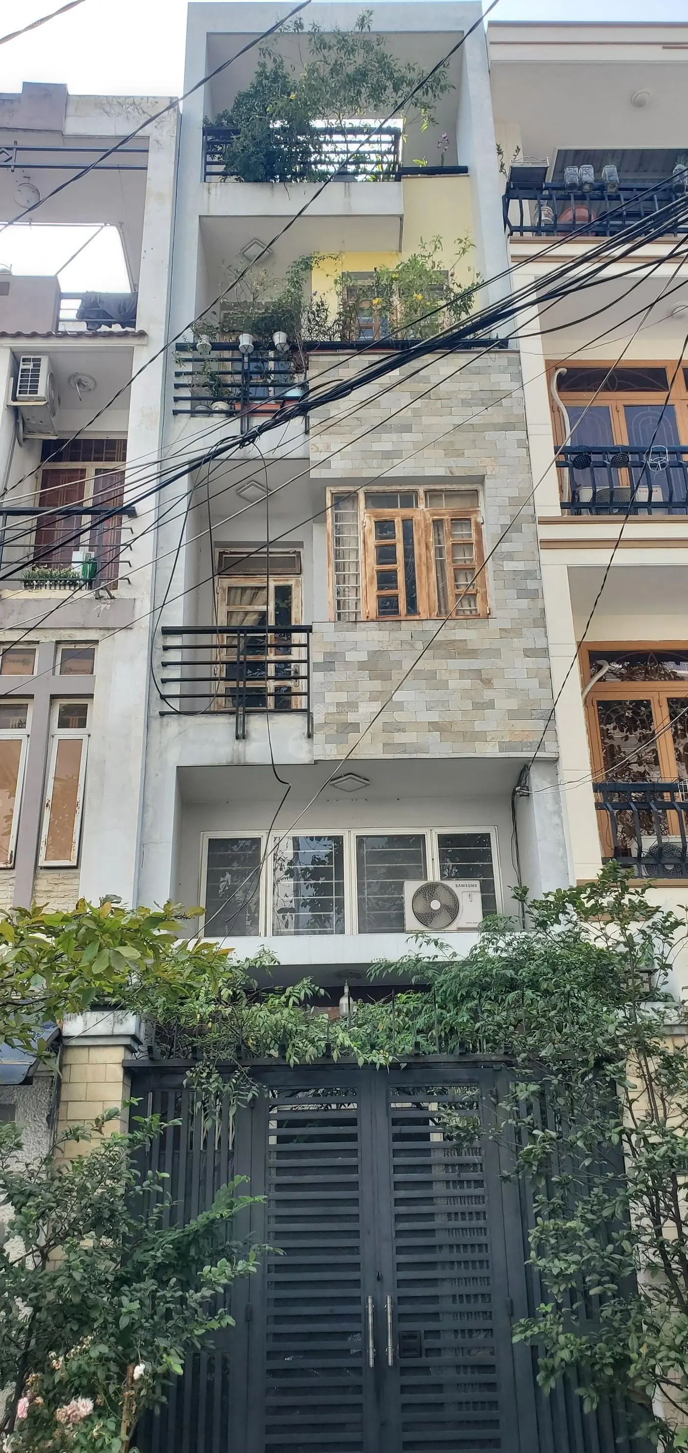 Bán nhà đường xe hơi - gần mt đường 3/2 - p.12, q.10, 4mx11,5m - 4 tầng - 12.4 tỷ