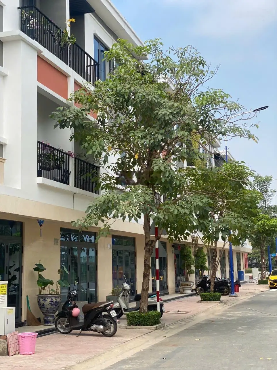 Bán gấp nhà phố 3 tầng, giá rẻ - chỉ 3 tỷ (TL) - có sổ riêng, giao dịch ngay