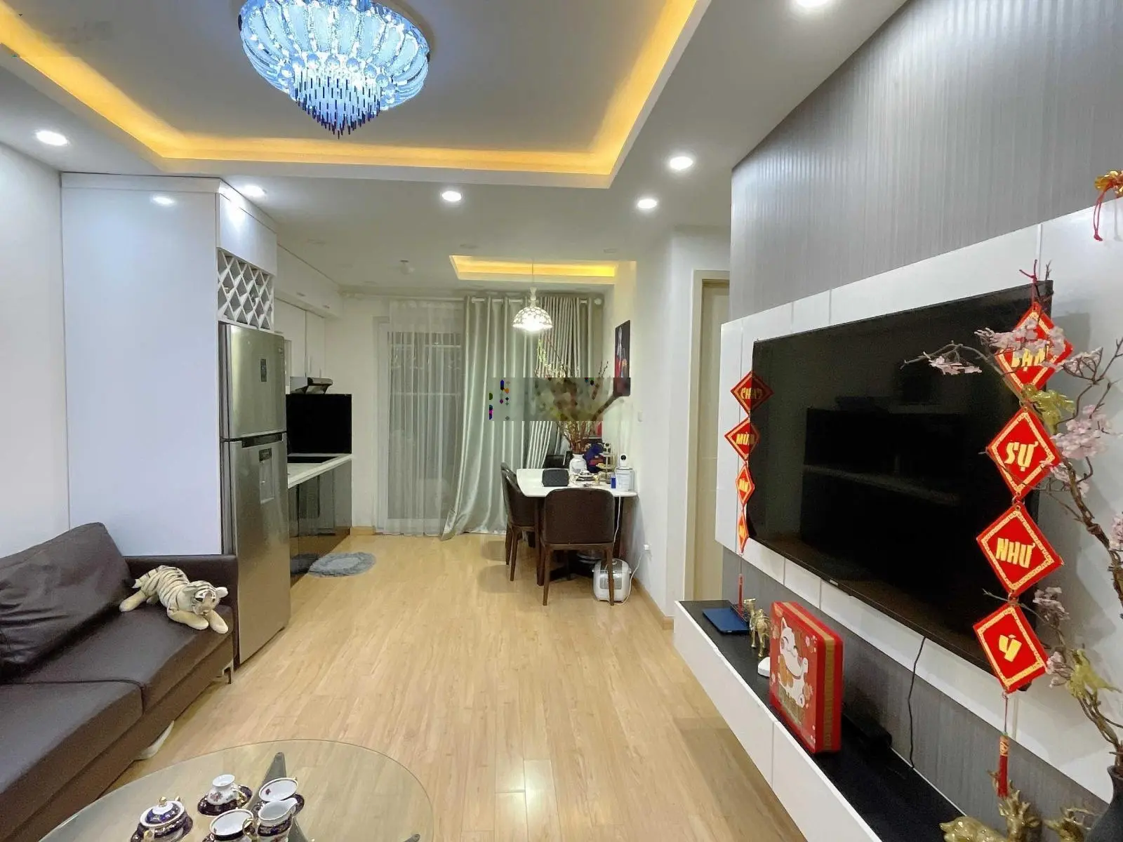 Giá thật, chính chủ bán căn 60m2, 2PN + 2WC full nội thất đẹp giá 4.5 tỷ, CC 60B Nguyễn Huy Tưởng