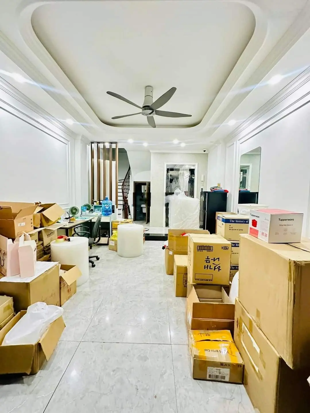 Bán nhà Hoàng Cầu, Đống Đa, Dân xây, 7 tầng, thang máy, cách ô tô tránh 10m, mới xây 2 năm