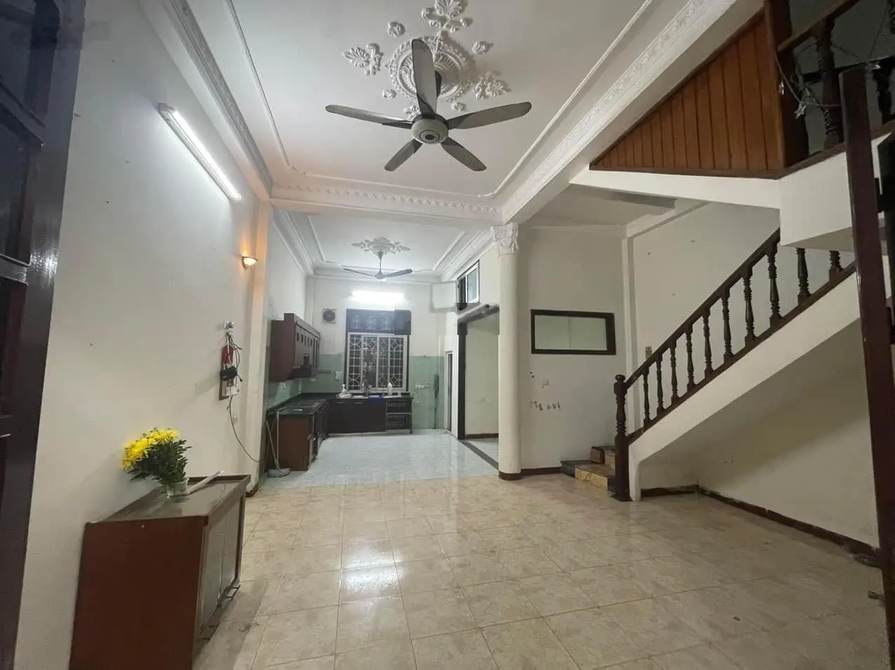 Đỉnh kịch! Trần Quốc Hoàn - Phân lô - Ô tô tránh - 64/80m2 - 19.8 tỷ