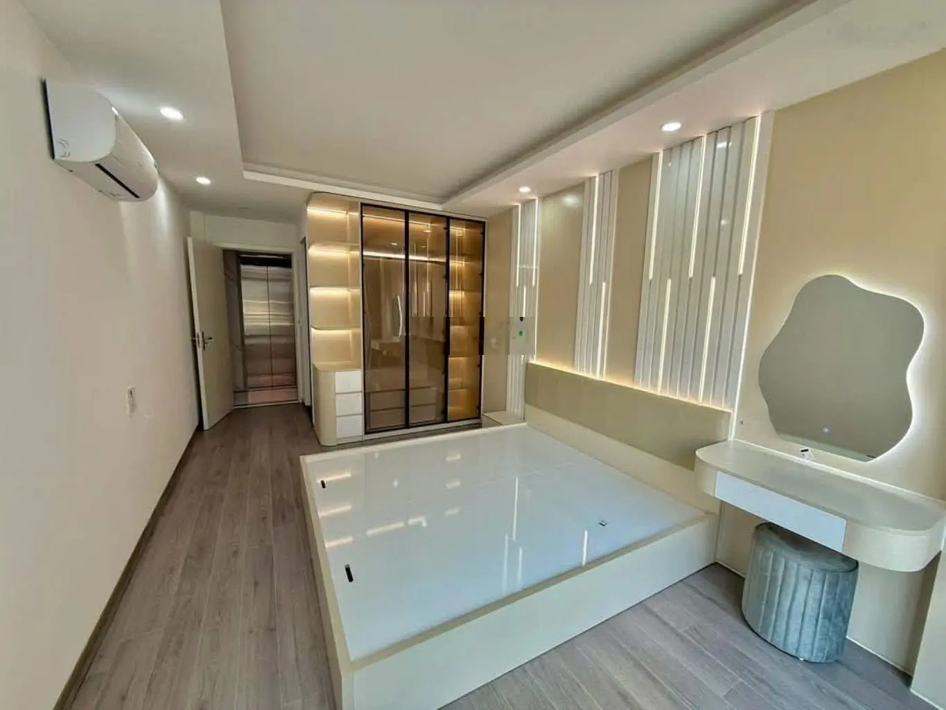 Trung tâm Ba Đình Linh Lang ô tô ngõ thông kinh doanh 38m2*6 tầng thang máy 9,7 tỷ giá tốt nhất khu