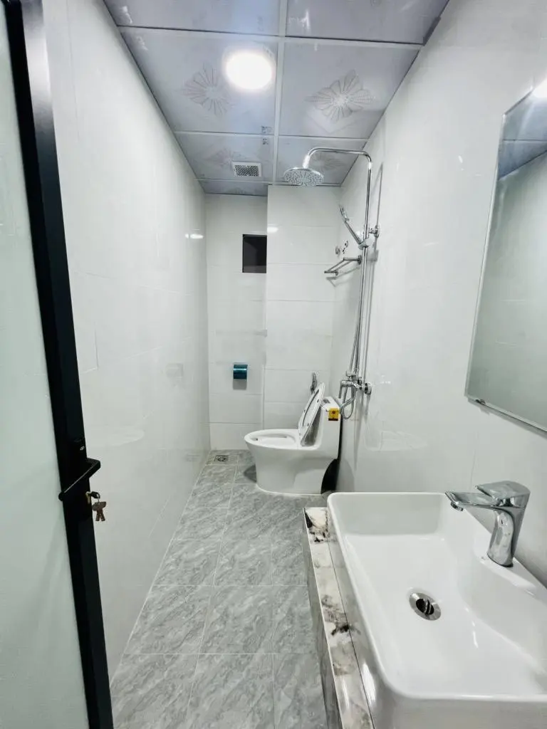 Bán nhà ngõ văn chương, thang máy, ngõ nông, gần ô tô tránh. dt: 36m2, 6t, mt4.5m, giá: 7.9 tỷ