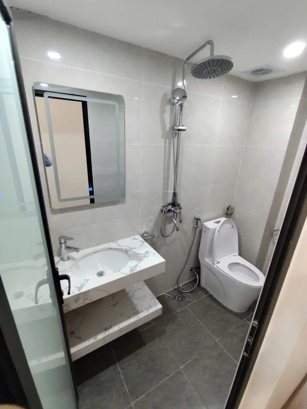 Đại La - Hai Bà Trưng - nhà xây mới tặng full nội thất. SĐCC sẵn sàng giao dịch
