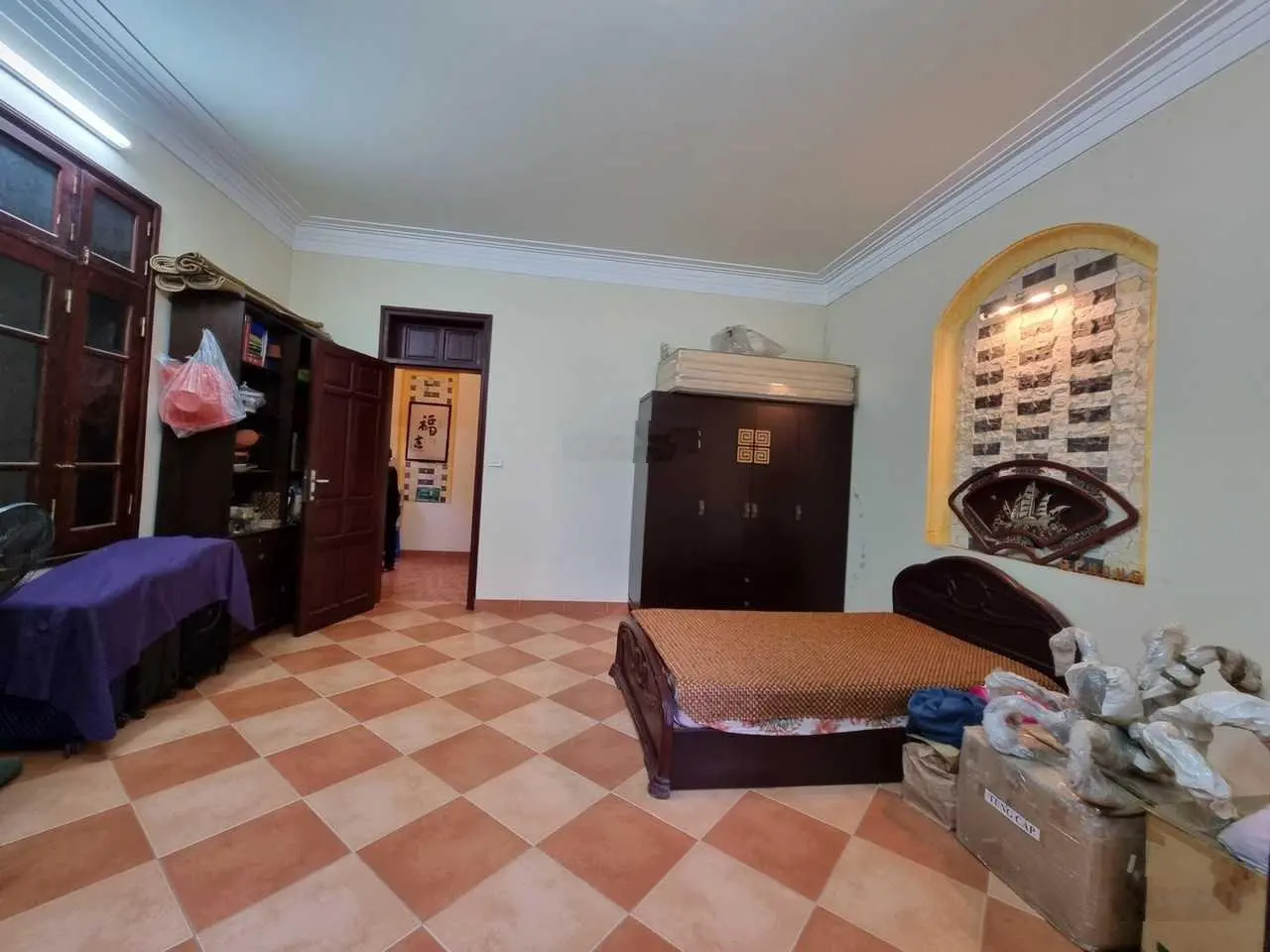 Bán gấp Biệt thự Nhật Chiêu, view Hồ Tây, 3 bước ra Hồ, lô góc, gara ô tô, 130m2 có 2X tỷ.