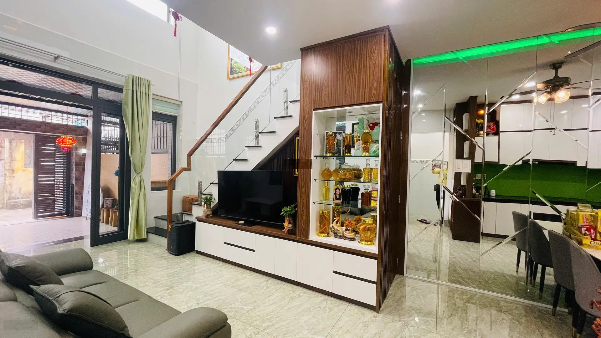 Bán Nhà Khu Dân Cư Phường Phước Hải, TP Nha Trang, nhà 1 trệt 1 lửng , 3pn, 2wc, ô tô tận cửa, SHR
