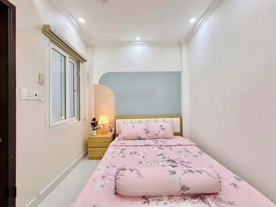 NHANH TAY SỞ HỮU NGAY NHÀ ĐẸP giá 3tỷ650, 54m2, đường Thành Thái, P14, Q10. LH: 0921922735 Nguyên