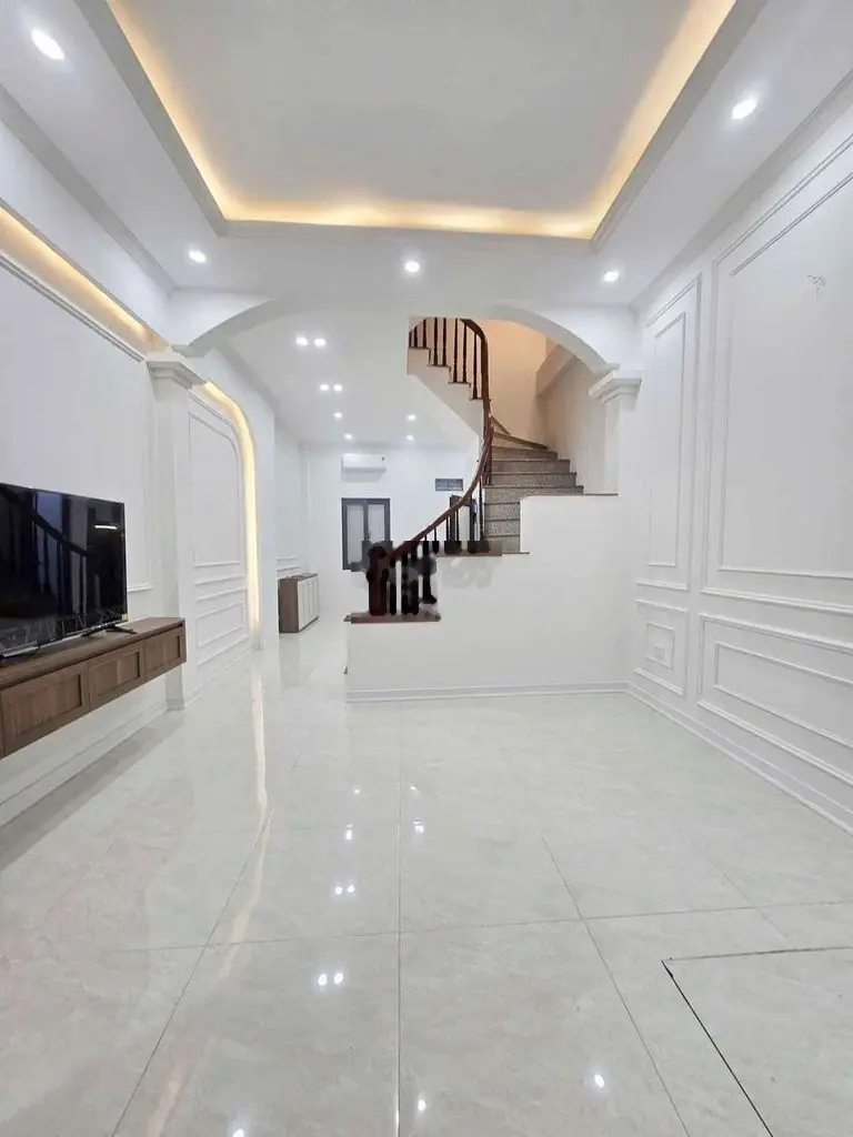 Bán Gấp nhà siêu hiếm Nguyên Xá 40m2 x 5 tầng mới dân xây chắc chắn