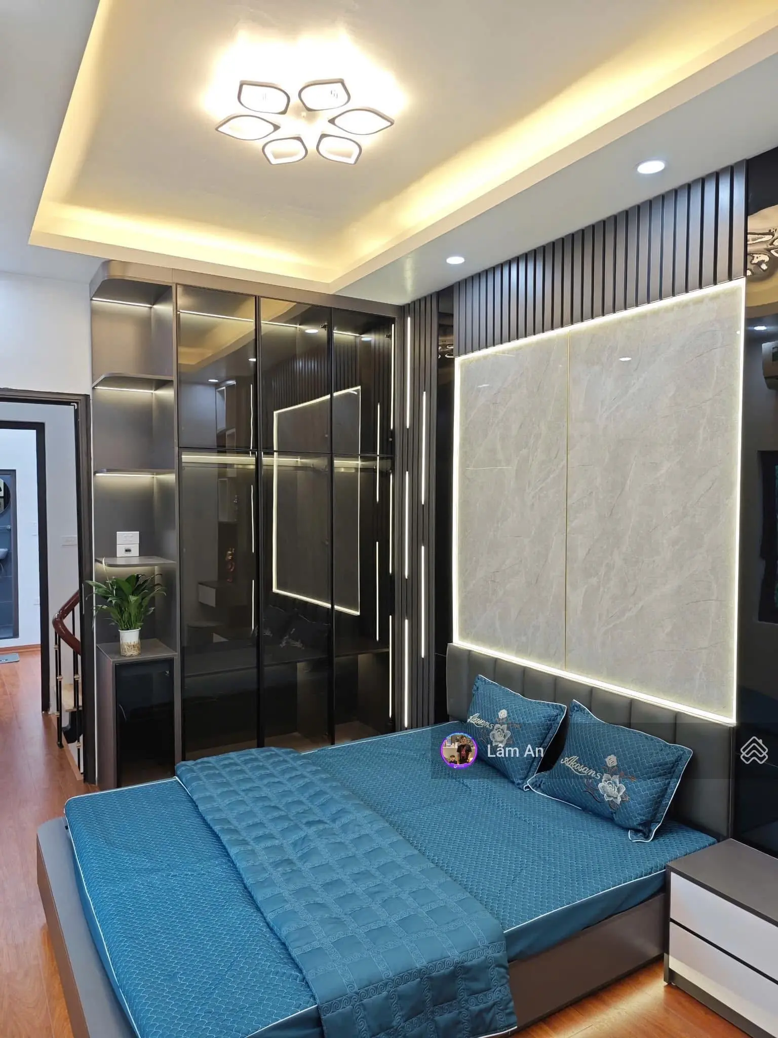 Bán nhà tại Cầu Giấy - 20m ra ô tô tránh - DT 35m2 - MT 3m - nhà 4 tầng 4pn - Giá 6,8 tỷ