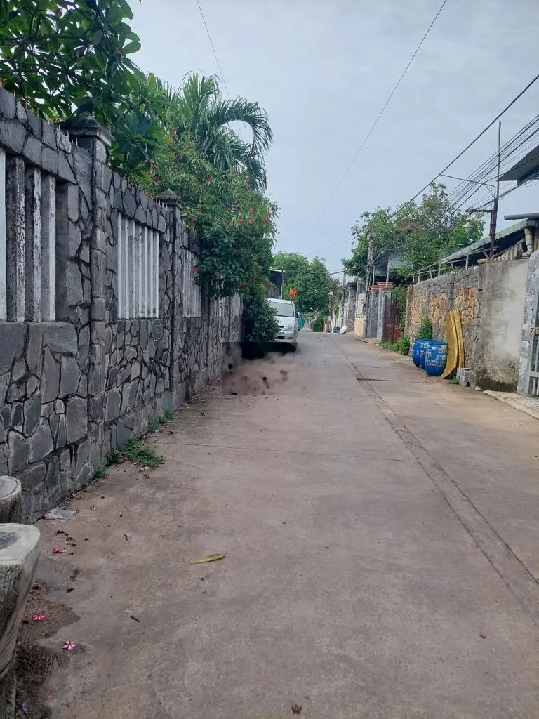 bán gấp 195 m2 đất tặng nhà cấp 4, KDC xã Hoà Bình, xuyên mộc, brvt