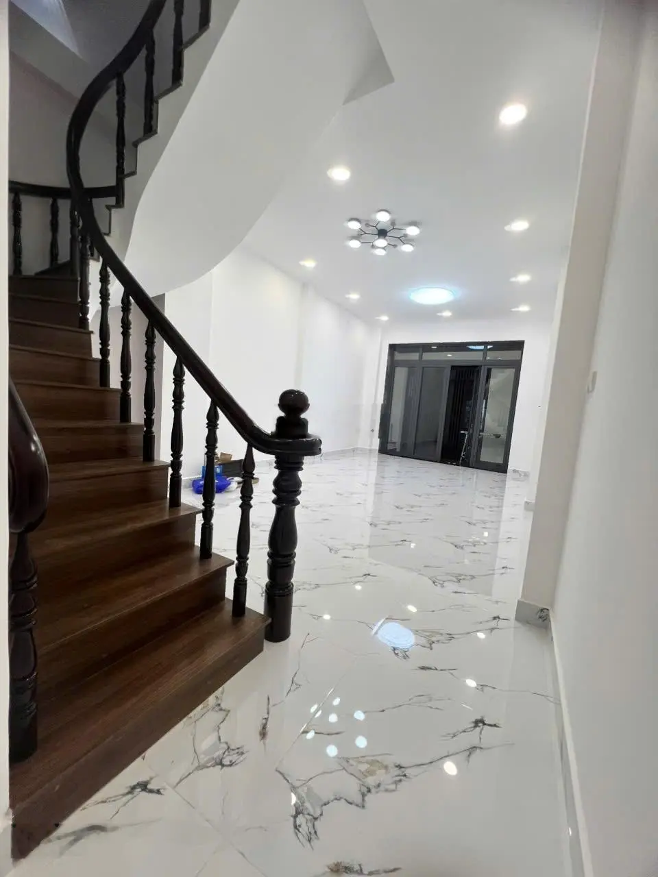 Chỉ 8,45 tỷ - nhà 3 tầng mới xây 100% DT 4,3x16m 4PN 3WC - Ngay Bảy Hiền Trường Chinh, P12, QTB