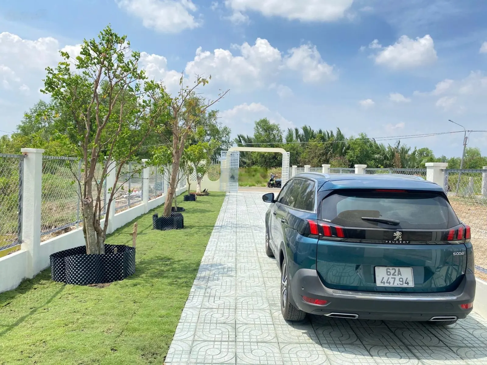 Chính chủ cần bán nhà vườn 264m2 thổ cư kế bên chợ Cần Đước