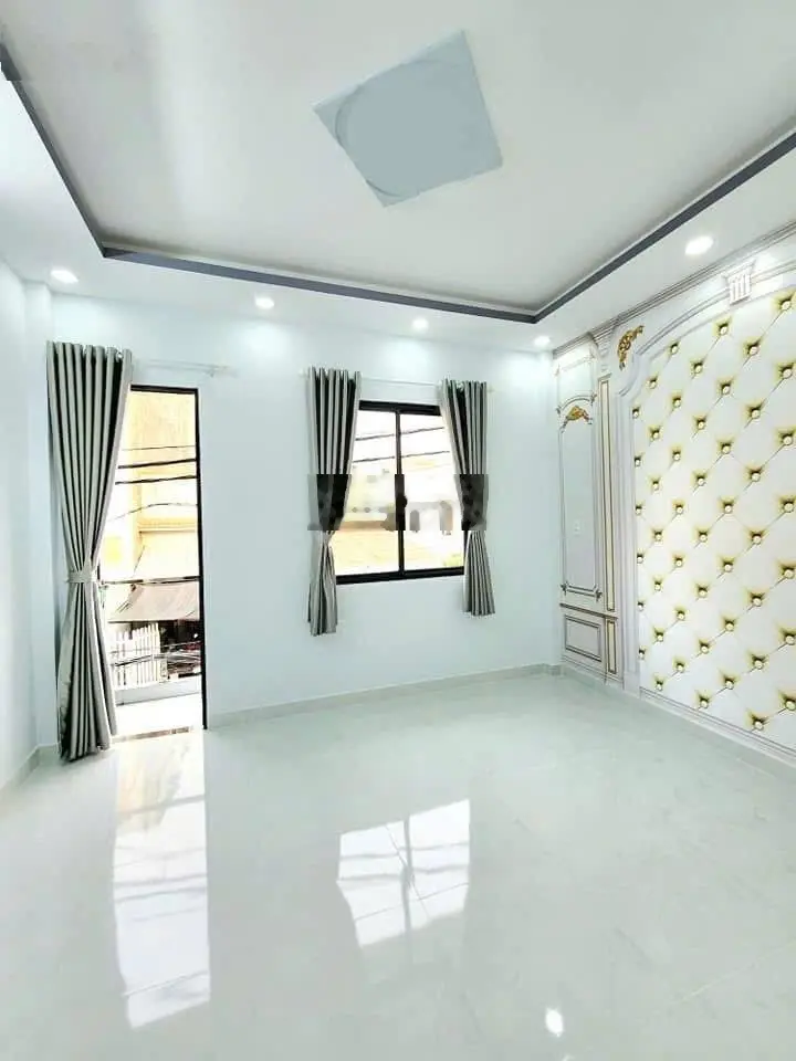 Nhà đường 9m kinh doanh, nhà mới 100 %