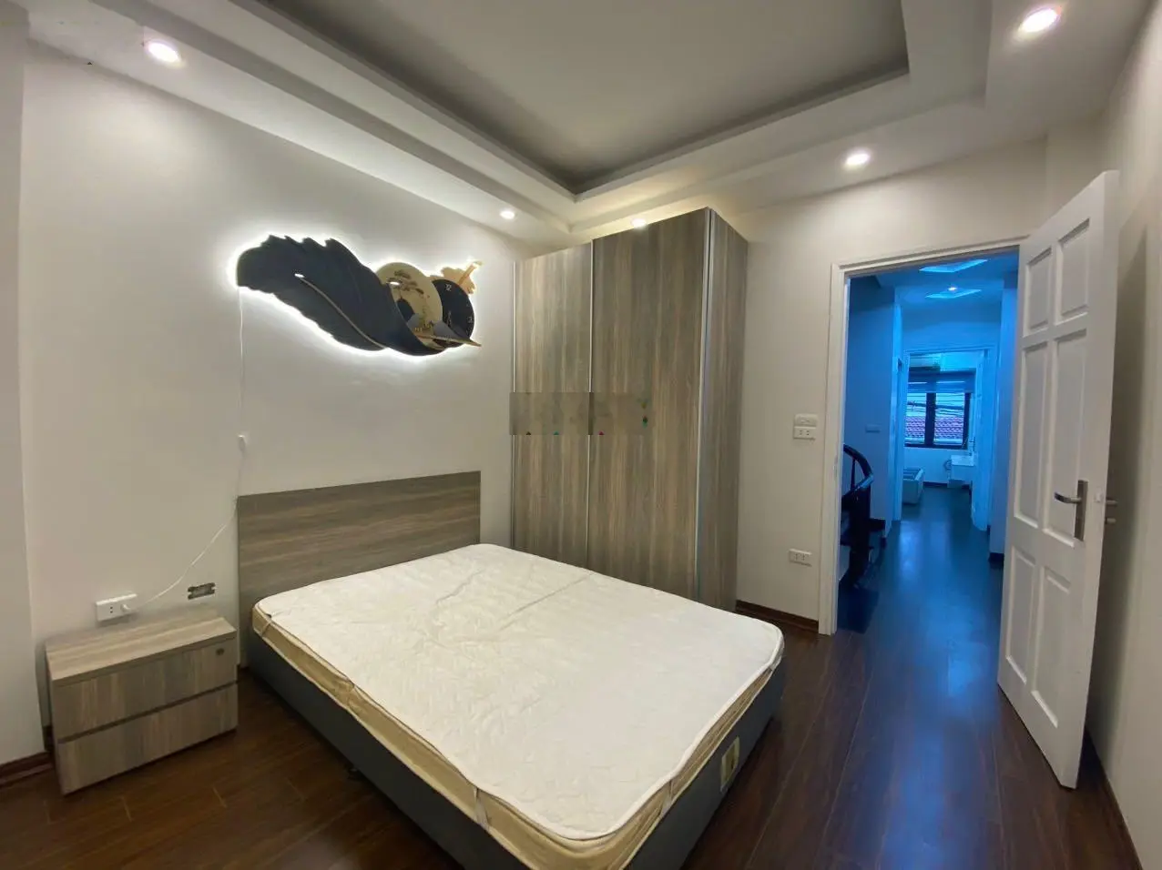 Bán nhà phố Đội Nhân, Ba Đình, 40m2/43m2, ô tô tránh, ngõ thông kinh doanh, gần mặt phố, 10.5 tỷ
