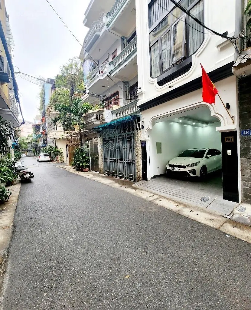 Vị trí đẹp phân lô quân đội ô tô đỗ cửa - gara 7 chỗ vào nhà - 5 tầng thang máy- hbt