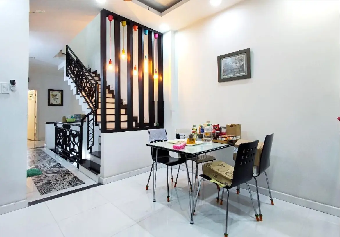Mtkd cực đẹp-đối diện city land-chất lượng xd siêu đỉnh-1 phút tới lotte mart-4 tầng hẻm 8m, 11.xtỷ