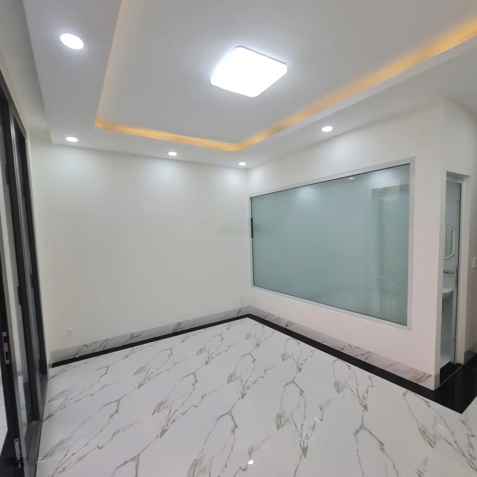 Nhà bán hẻm 50 đường Hoà Bình p5 quận 11 TPHCM gồm 4 p ngũ 1 thờ 5 WC giá 11 CTL, LH:0969748973