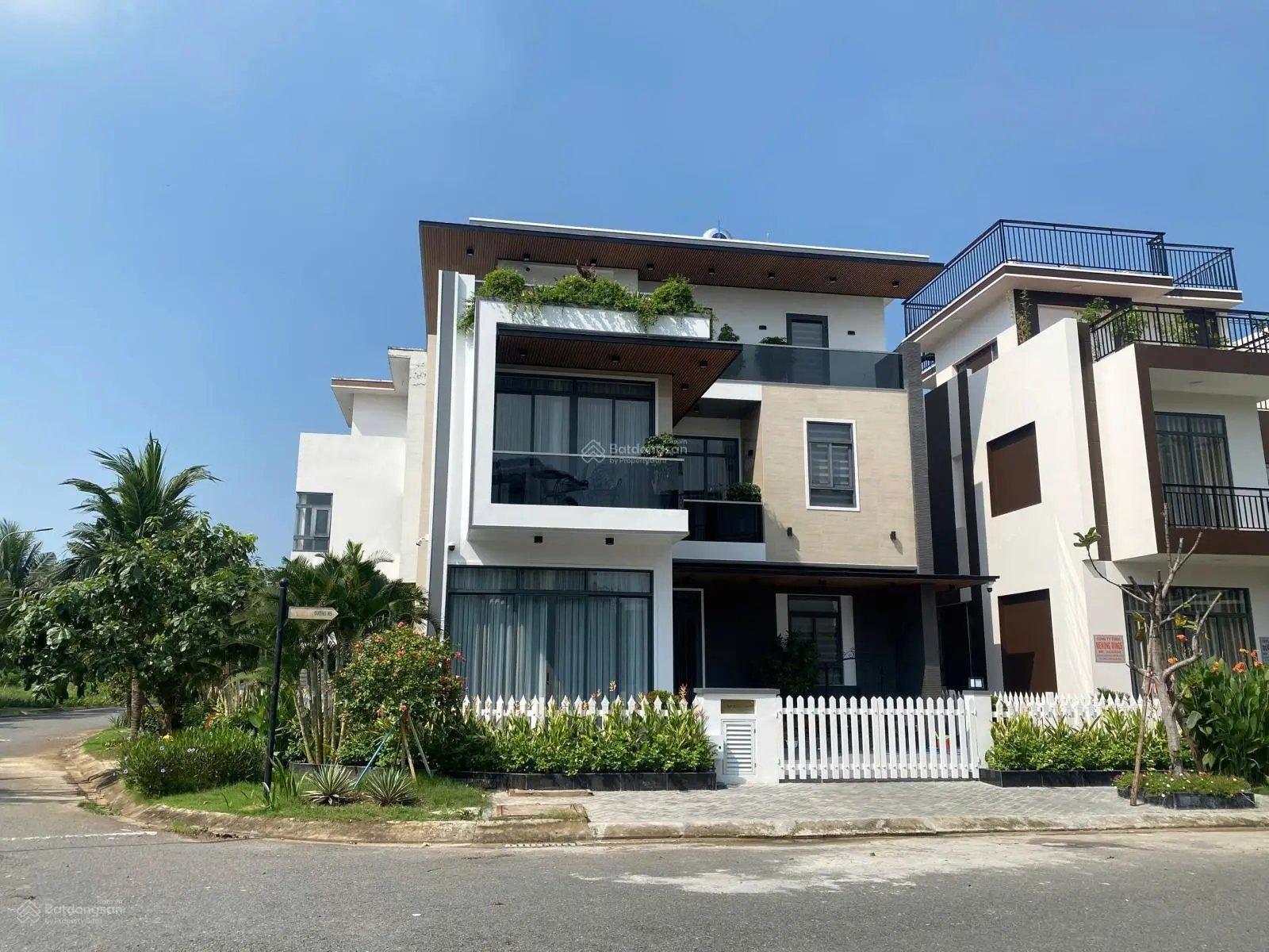Bán căn gốc biệt thư view sông 163m2 giá 2 tỷ 850 công chứng sang tên