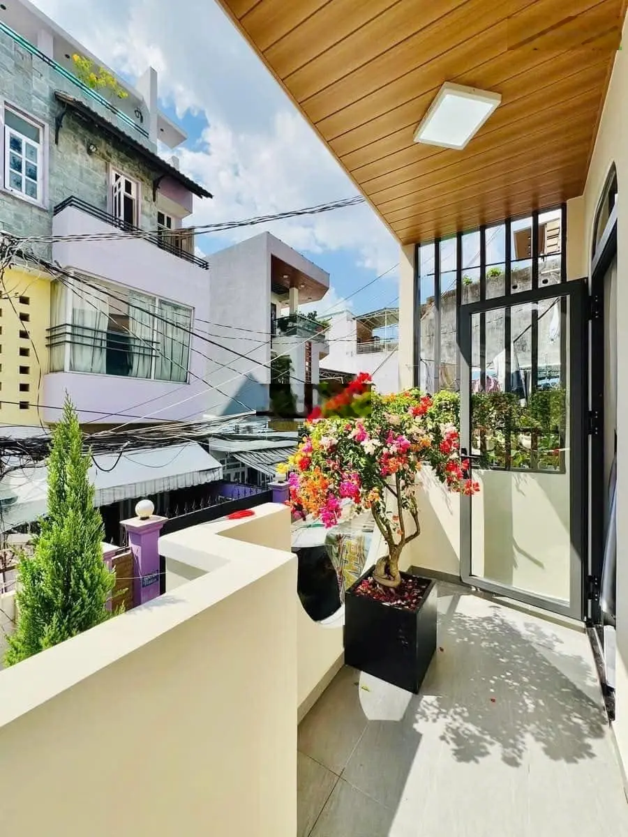 Cần bán gấp căn nhà Ung Văn Khiêm, P25 Bình Thạnh giá 2tỷ880/56,5m2(Ngang 5m). Sổ đẹp, chính chủ