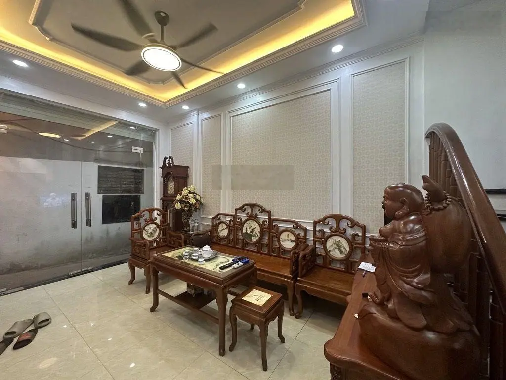 Nhà Phố Vọng, HBT, sát mặt phố, nhà đẹp, 43 m2, kinh doanh, chỉ 8 tỷ