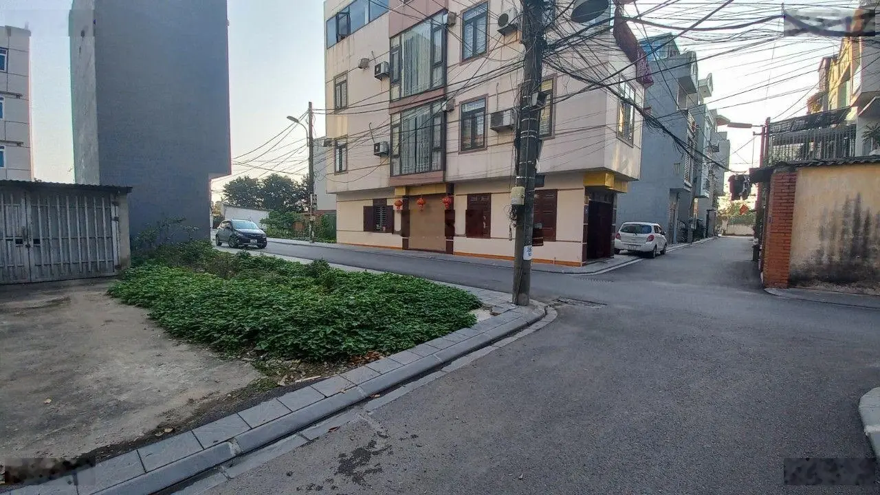 Chính chủ gửi bán lô góc 54,5m2 đất khu z153, thị trấn Đông Anh. Khu vực dân trí cao