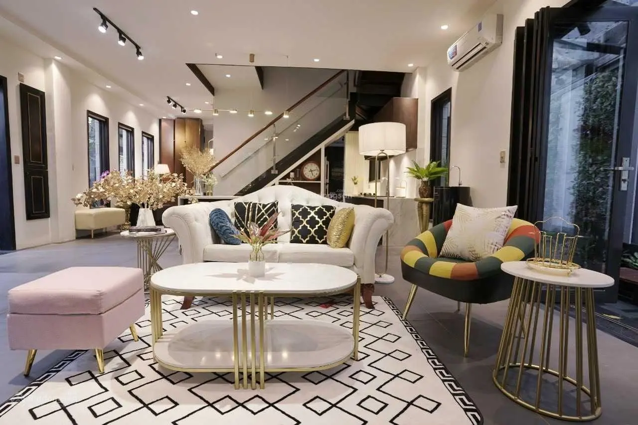 Hạ 7 tỷ! MTNB Sư Vạn Hạnh, P12, Q.10 ( 8.4 x 21m DTCN: 154m2 ) hầm 4 tầng HĐT: 115 - triệu 39.5 tỷ.