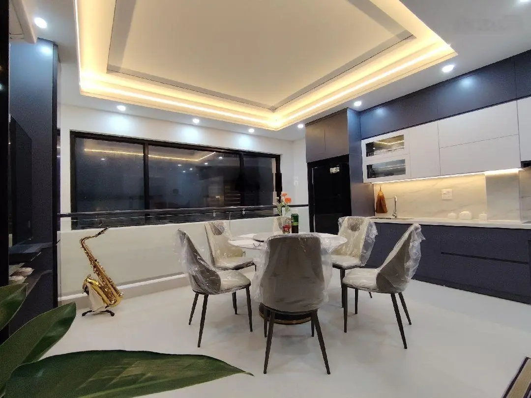 Chính chủ , bán nhà thang máy ở sướng , Nguyễn Sơn Long Biên - Hà Nội