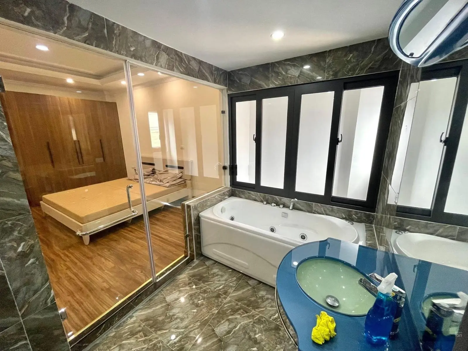 Căn góc! Phố Phùng Chí Kiên, phân lô vip, ô tô tránh, 3 thoáng, kinh doanh đỉnh, văn phòng, 58m2*5T