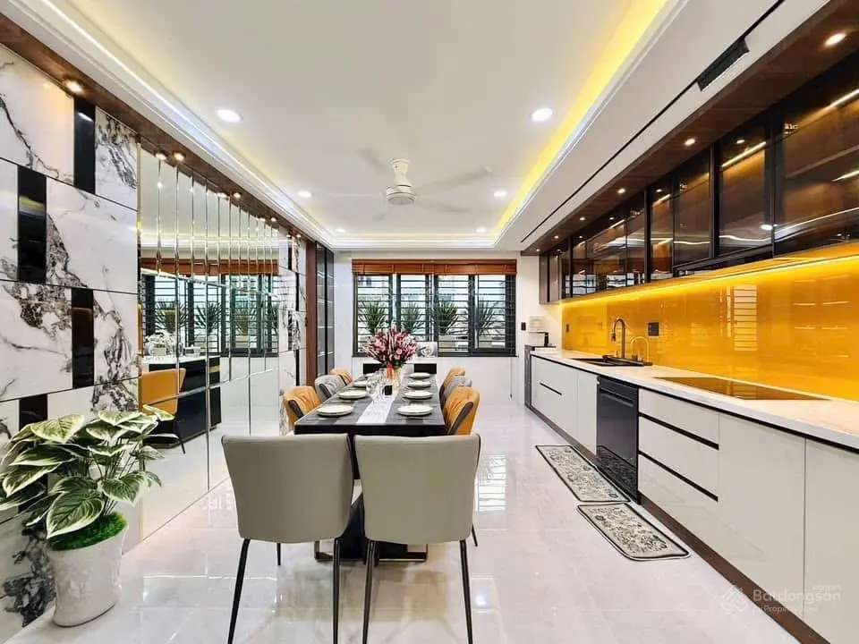 Cô 8! Cần Tiền Bán Gấp Nhà Đường Lý Chính Thắng,P.Võ Thị Sáu,Quận 3,Giá:4,57Tỷ/75,5m2/3 Lầu Sổ Sẵn