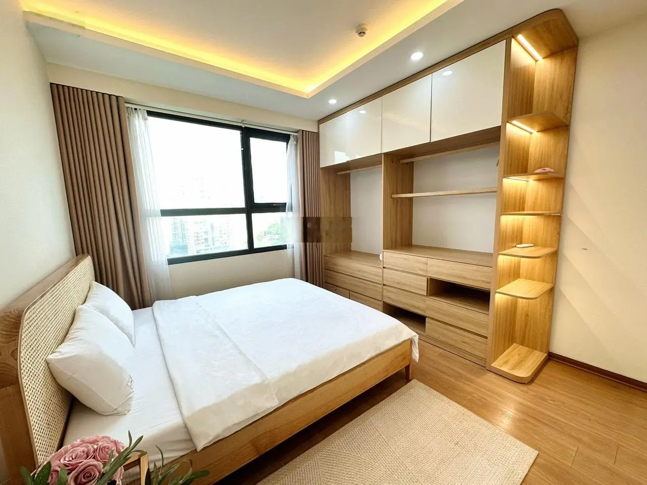 Hàng độc bản Vinhomes D'Capitale Trần Duy Hưng, giá rẻ nhất thị trường 82m2, Đông Nam, view hồ