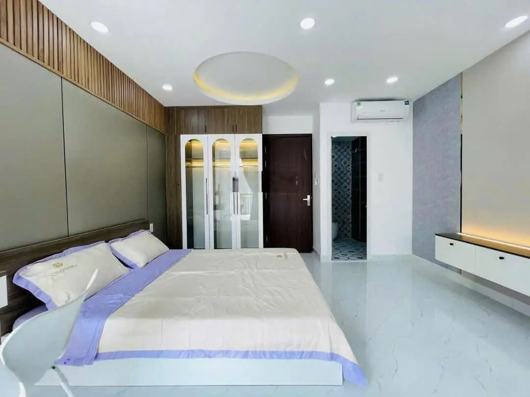 Bán nhà mặt phố, vị trí đắc địa Đ. Vĩnh Khánh - P. 9 - Q. 4, đang cho thuê 30 triệu