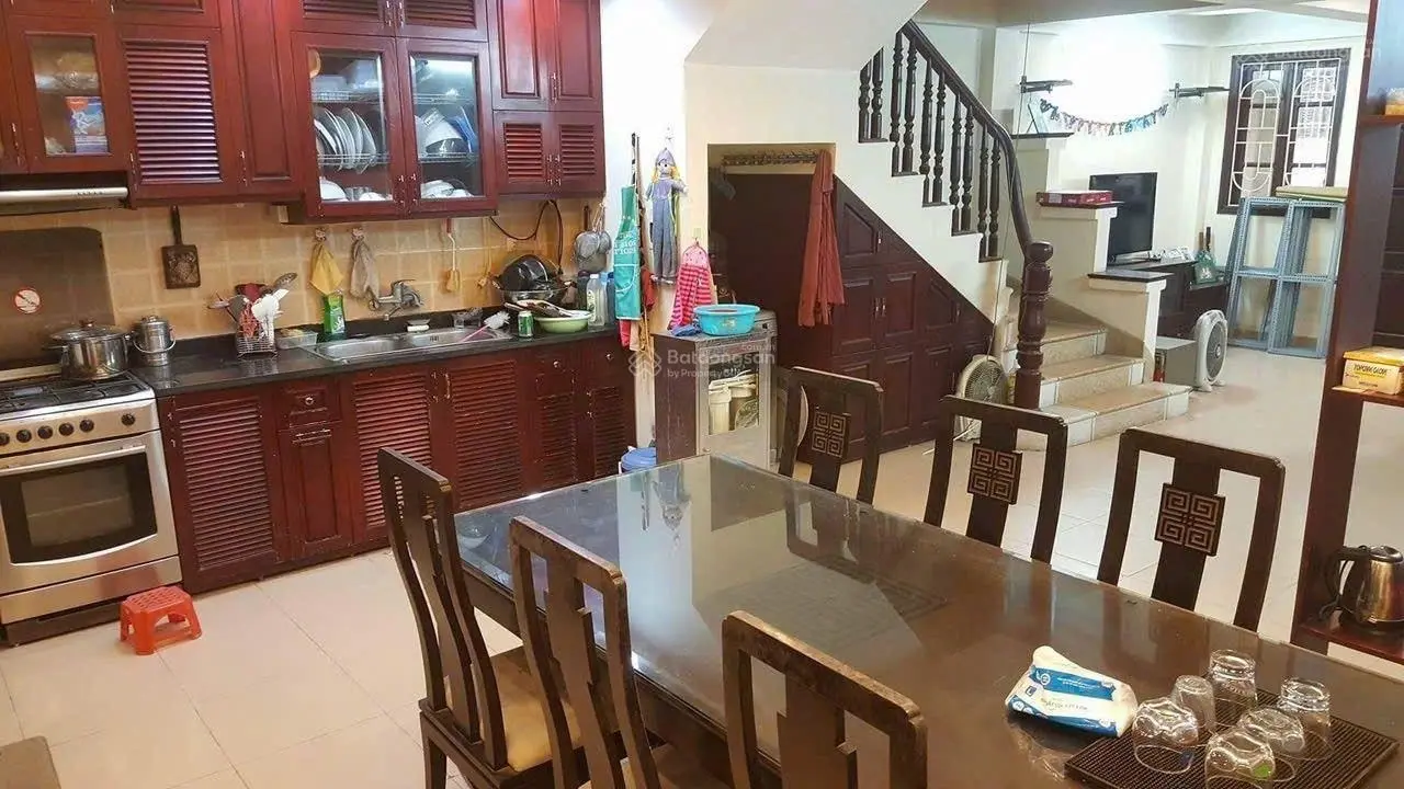 Nhà đẹp, giá rẻ 10PN, 75m2, 7 tầng, mặt tiền 5.3m. Giá sinh viên