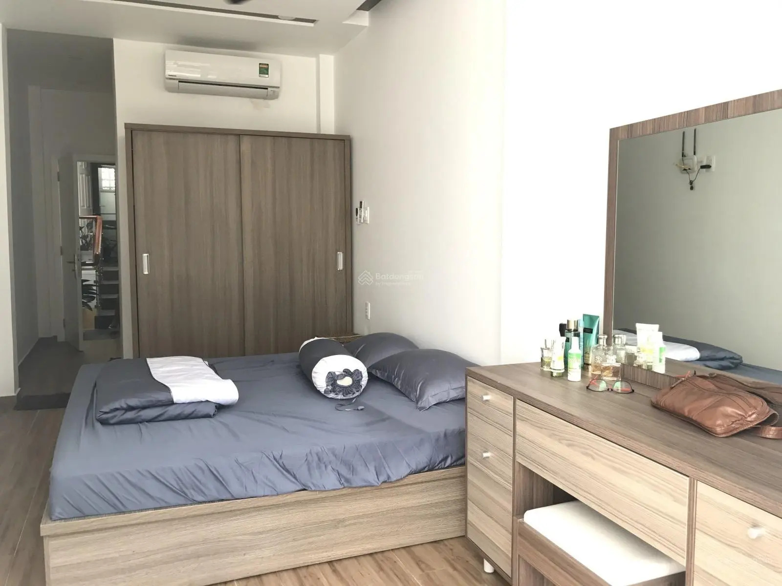 CHDV Hoàng Hoa Thám 25tr/ Tháng 49m2 3 Tầng Hẻm Rộng Sát Phan Đăng Lưu Lh:0987152506