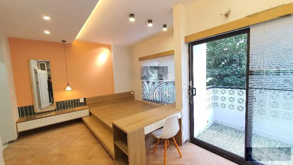 Bán nhà Nguyễn Văn Cừ,phường Gia Thụy,LB. 5 tầng 44m nhà mới,đẹp,30m ra mặt đường NVC, 5,6 tỷ