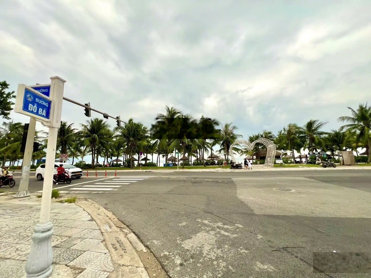 Bán lô đất đẹp 215m2 ngang 9,5m MT đường Đỗ Bá trục thông biển Mỹ Khê KD sầm uất