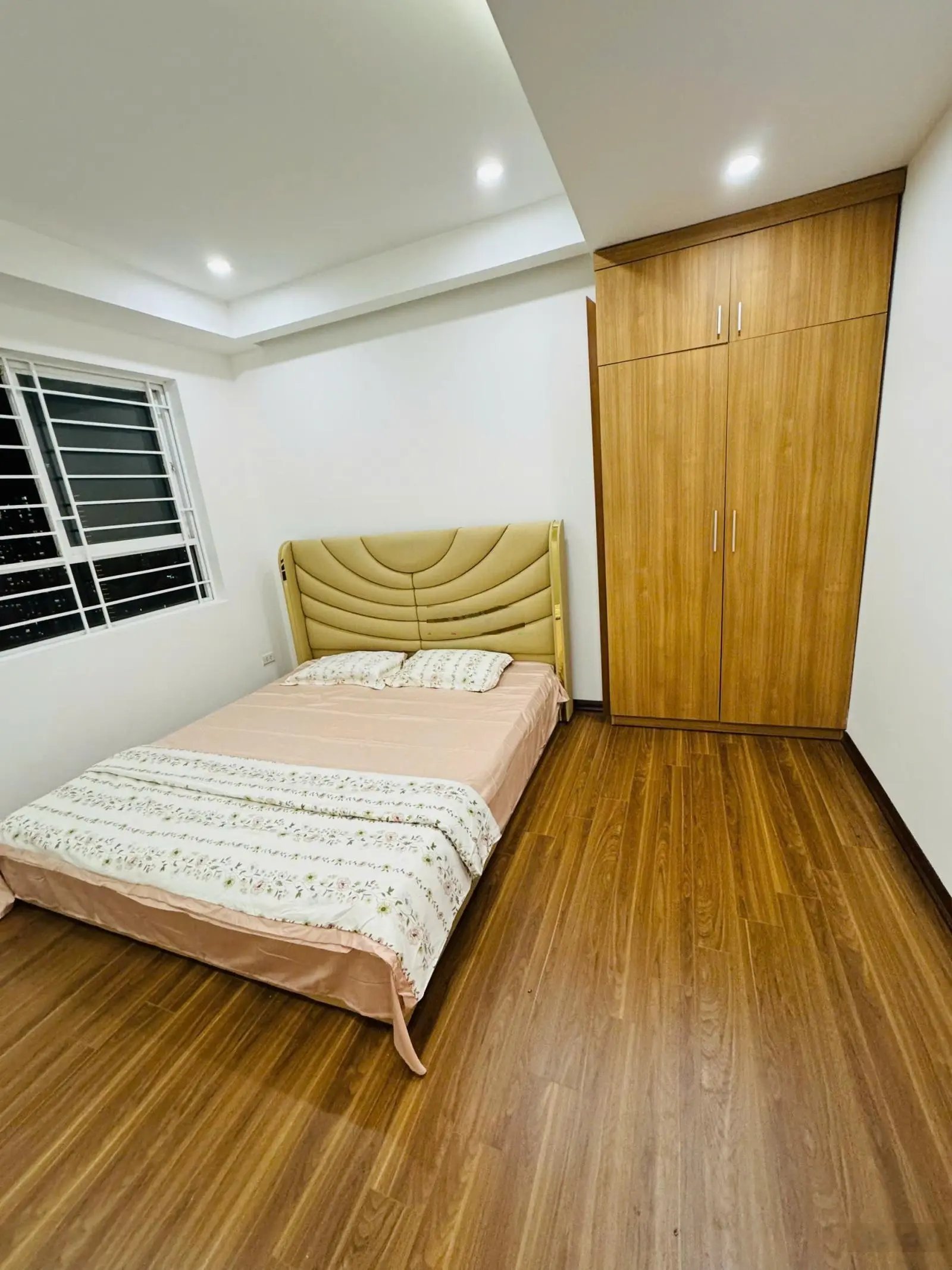 Chính chủ cần bán gấp căn hộ C14 Bắc Hà, diện tích 108,5m, cửa TN ban công ĐN, Full nội thất xịn xò