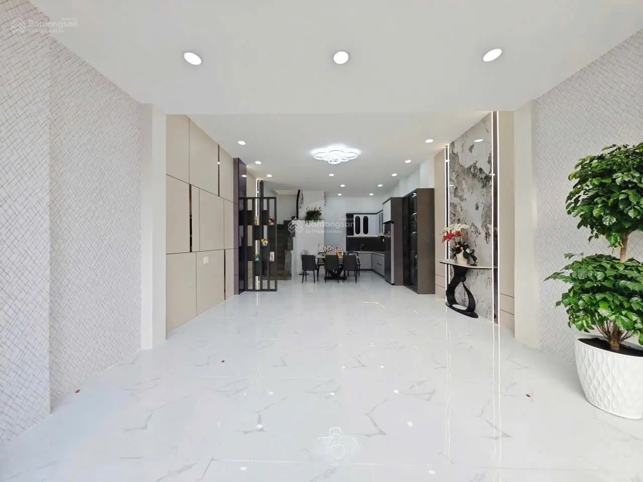 Bán Nhà MT SHR ,5x13,5lầu,7tỷ9,MT huỳnh thị hai.TCH q12